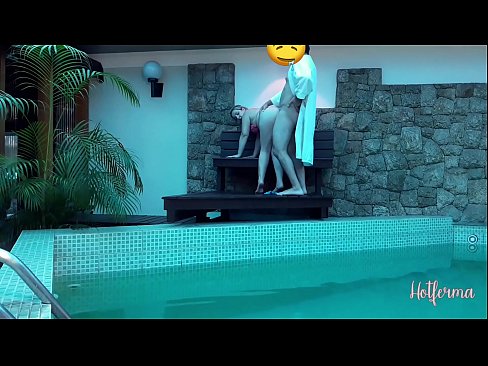 ❤️ Boss kutsub neiu basseini, kuid ei suutnud vastu panna kuumale ❤️ Pornovideo at us